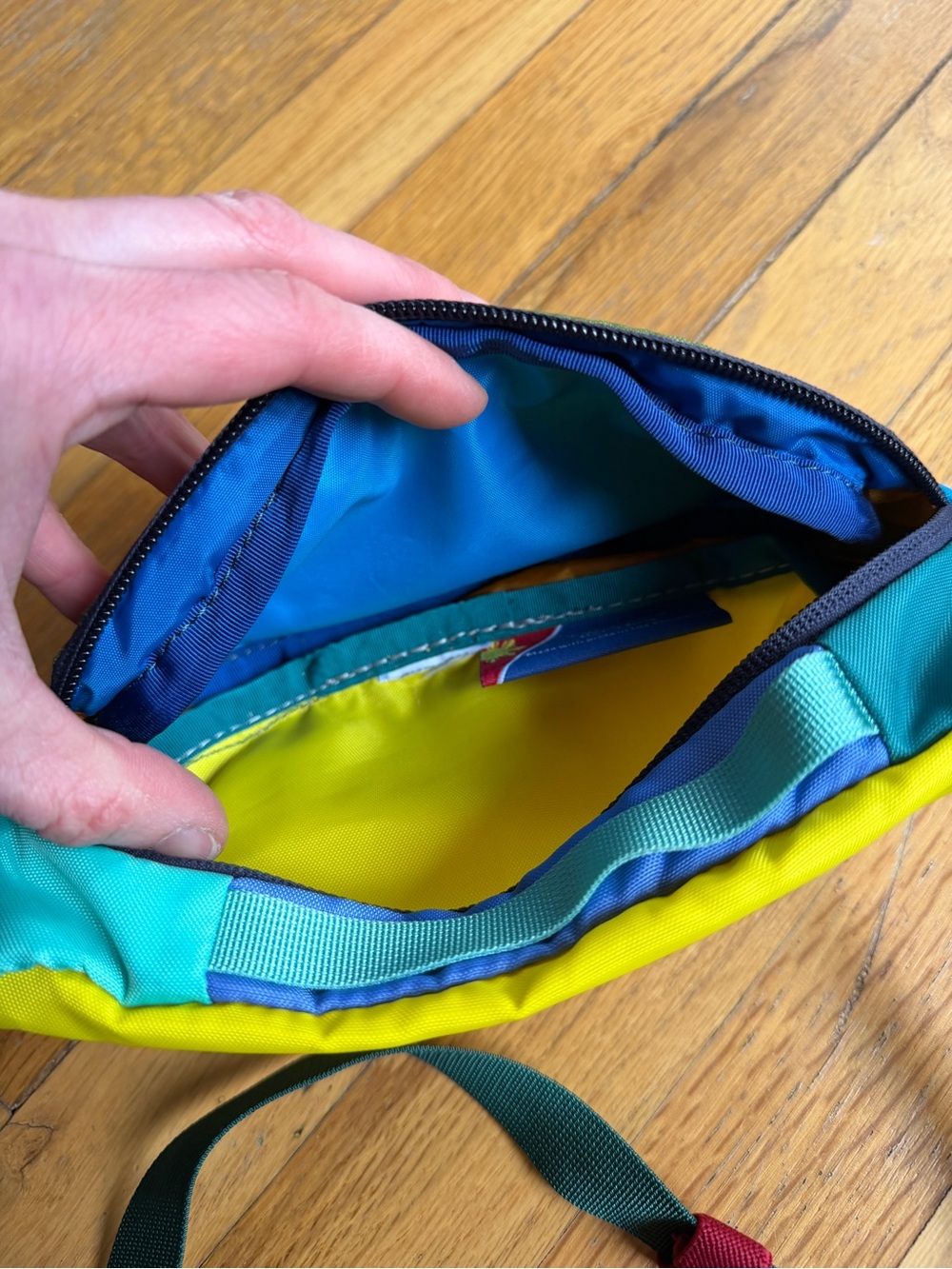 NEW Cotopaxi kapai 1.5l hip pack, mini fanny pack - Picture 3 of 4